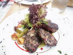 avignon_1_260 - 231 kb - 1024x768 - Lunch at a restaurant in the city center Lunch at a restaurant in the city center