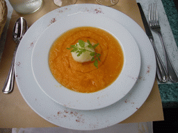 avignon_1_261 - 182 kb - 1024x768 - Lunch at a restaurant in the city center Lunch at a restaurant in the city center