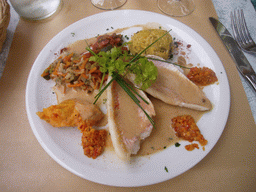 avignon_1_263 - 207 kb - 1024x768 - Lunch at a restaurant in the city center Lunch at a restaurant in the city center