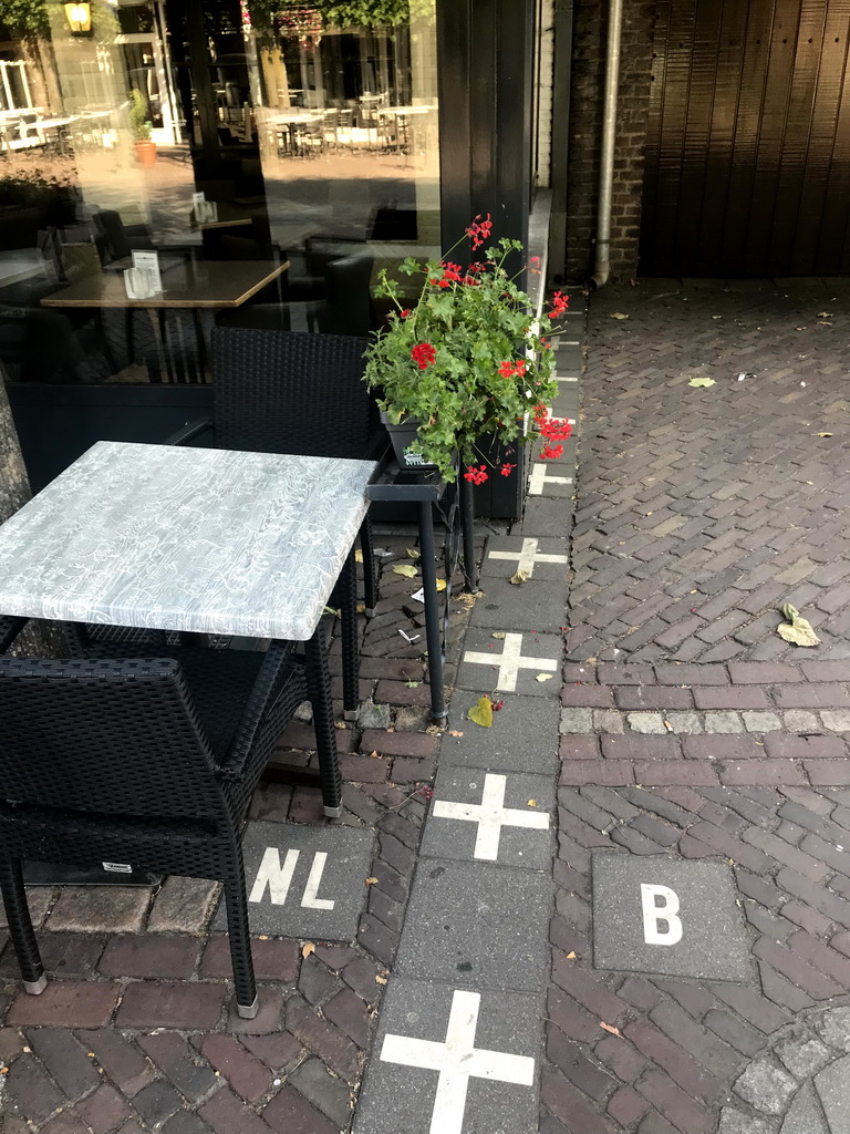 Dutch-Belgian border in front of Hotel Brasserie Den Engel at the Singel street