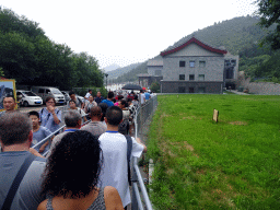 Queue to the entrance building to the cable lift to the Badaling Great Wall