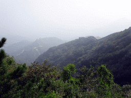 badaling_2_117 - 289 kb - 1024x768 - The Fifth and Third Tower of the North Side of the Badaling Great Wall, viewed from a path near the Eighth Tower The Fifth and Third Tower of the North Side of the Badaling Great Wall, viewed from a path near the Eighth Tower