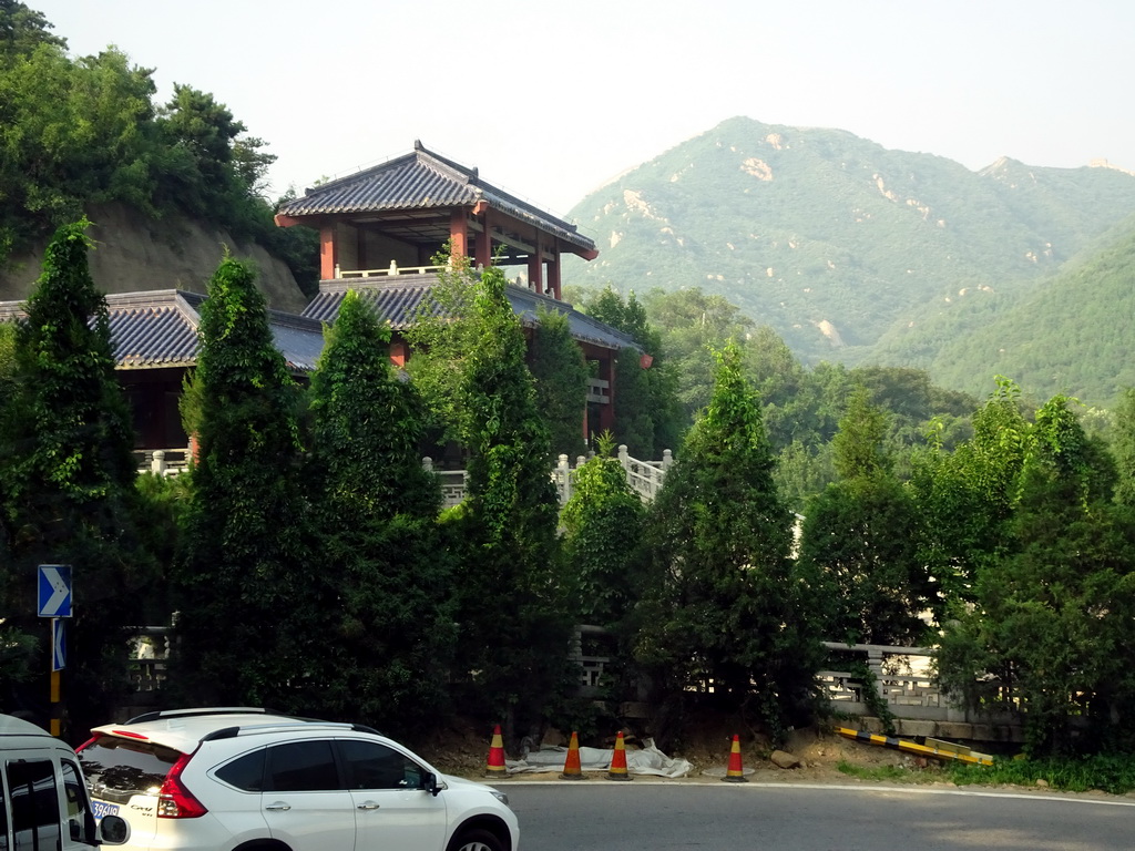 Building alongside the G6 Jingzang Expressway, viewed from the tour bus