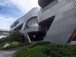 Front of the Central World shopping mall at Rama I Road