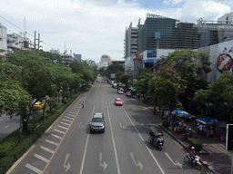 Henri Dunant Road, viewed from the skywalk over the Cha Loem Pao Junction