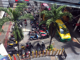 Scooters at the Cha Loem Pao Junction, viewed from the skywalk