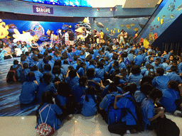 School class in the foyer of the Sea Life Bangkok Ocean World