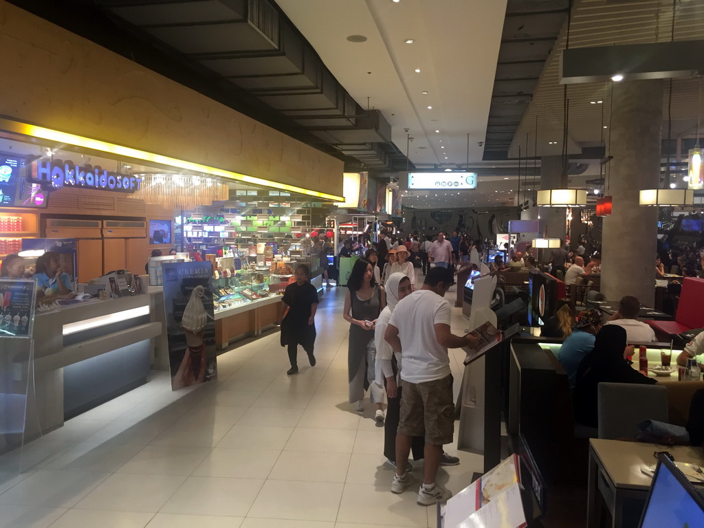 Restaurants and food stalls at the Siam Paragon shopping mall