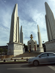 The Democracy Monument at Ratchadamnoen Klang Road, viewed from the taxi