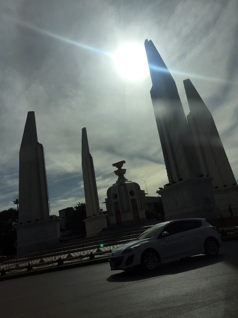 The Democracy Monument at Ratchadamnoen Klang Road, viewed from the taxi