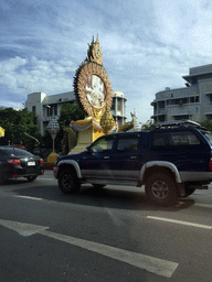 Monument at Ratchadamnoen Klang Road, viewed from the taxi