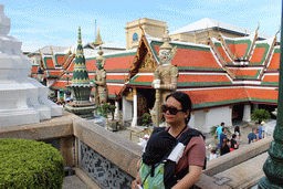 Miaomiao and Max with Yaksha statues at the south side of the Temple of the Emerald Buddha at the Grand Palace