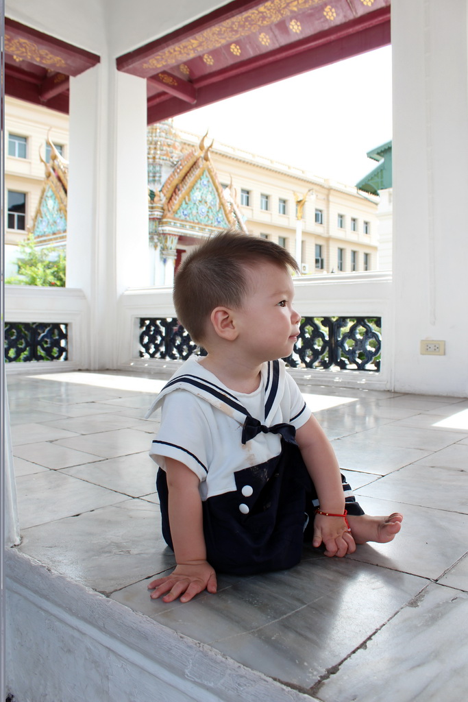 Max at a gallery in front of the Dusit Maha Prasat hall at the Grand Palace