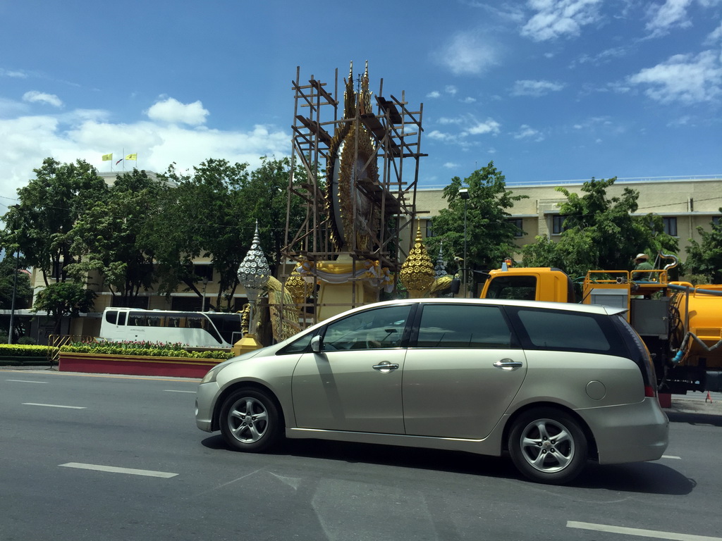 Monument at Ratchadamnoen Klang Road, under renovation, viewed from the taxi