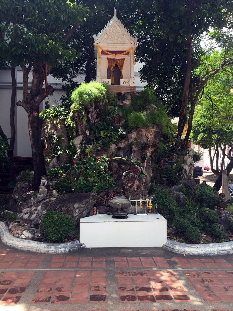 Altar just outside the Issaret Rachanuson Hall at the Bangkok National Museum