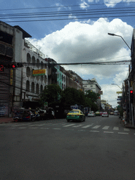 Phra Sumen Road, viewed from the taxi