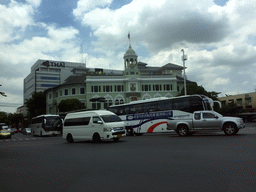 Front of the King Prajadhipok Museum at Lan Luang Road, viewed from the taxi