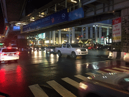Cars and skywalk over Ratchaprasong Junction, by night