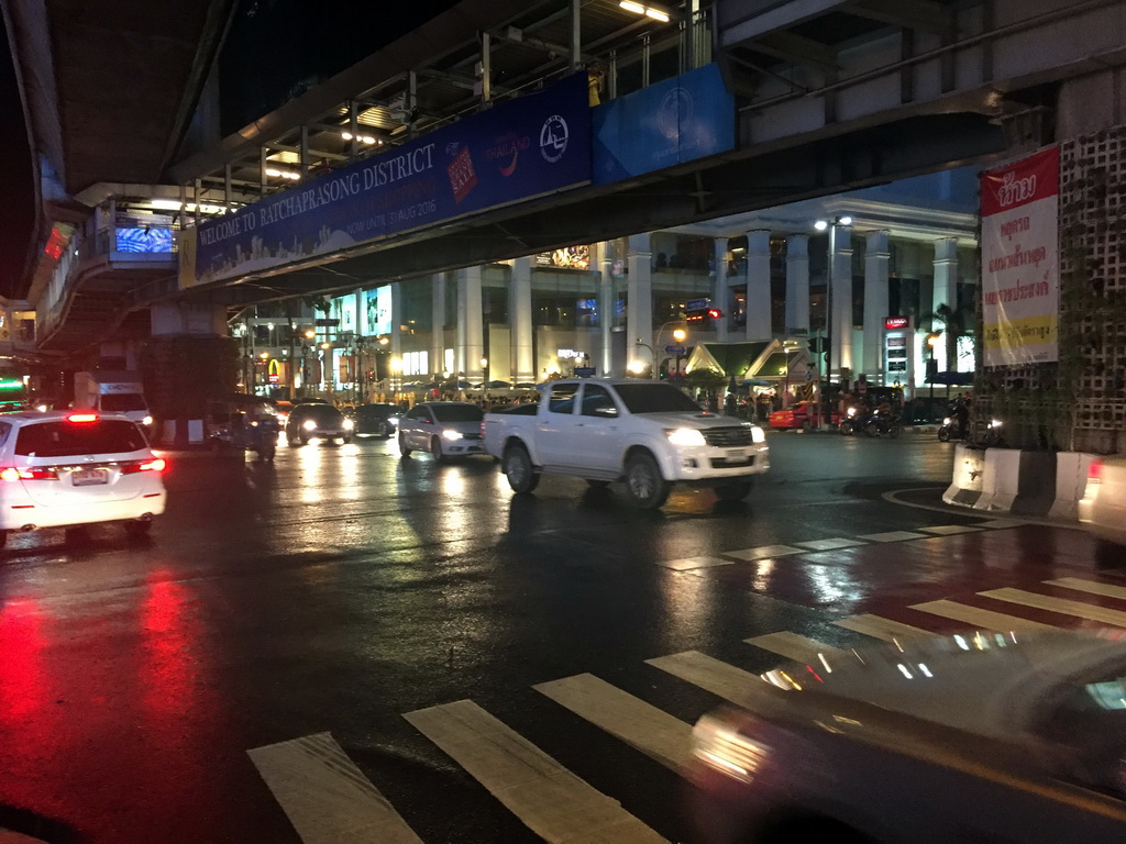 Cars and skywalk over Ratchaprasong Junction, by night