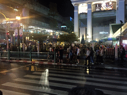 Ratchamdamri Road and the Erawan Shrine, by night