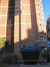 Front of the Hotel Hesperia Sarriá at the Calle Los Vergos street