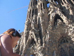 Miaomiao in front of the Sagrada Família church