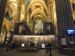 Nave and entrance to the choir of the Cathedral of Santa Eulalia