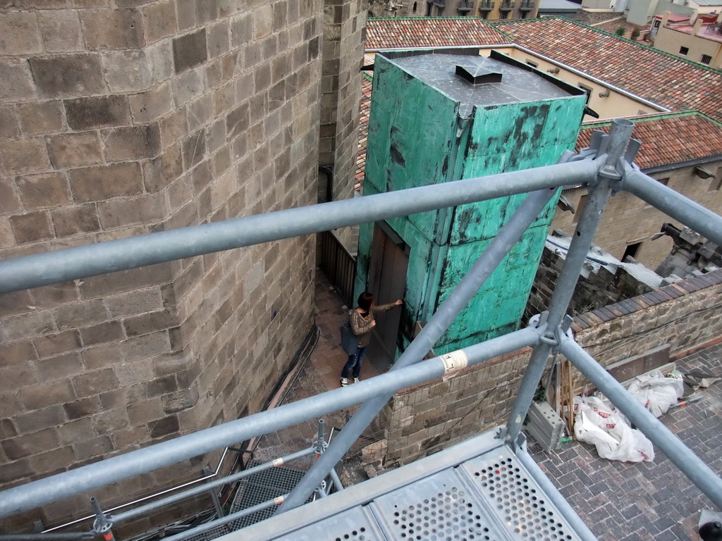 Miaomiao at the elevator at the roof of the Cathedral of Santa Eulalia