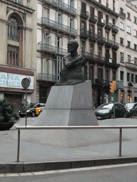 Bust of Francesc Cambó by Victor Ochoa at the crossing of the Via Laietana street and the Carrer de les Jonqueres street