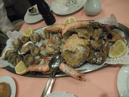 Seafood platter at the Casa Darío restaurant at the Carrer del Consell de Cent street