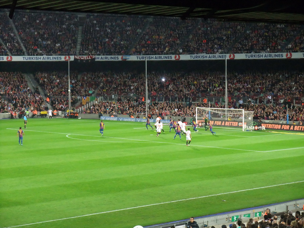Sevilla FC taking a corner kick during the football match FC Barcelona - Sevilla FC in the Camp Nou stadium