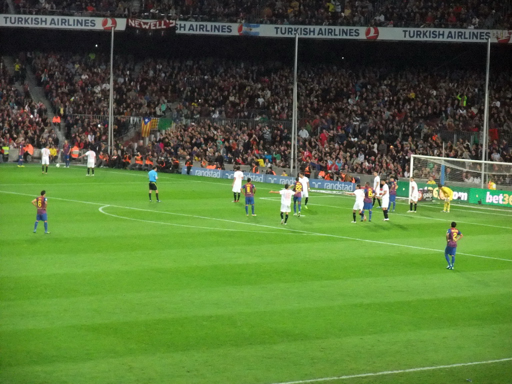 FC Barcelona taking a corner kick during the football match FC Barcelona - Sevilla FC in the Camp Nou stadium