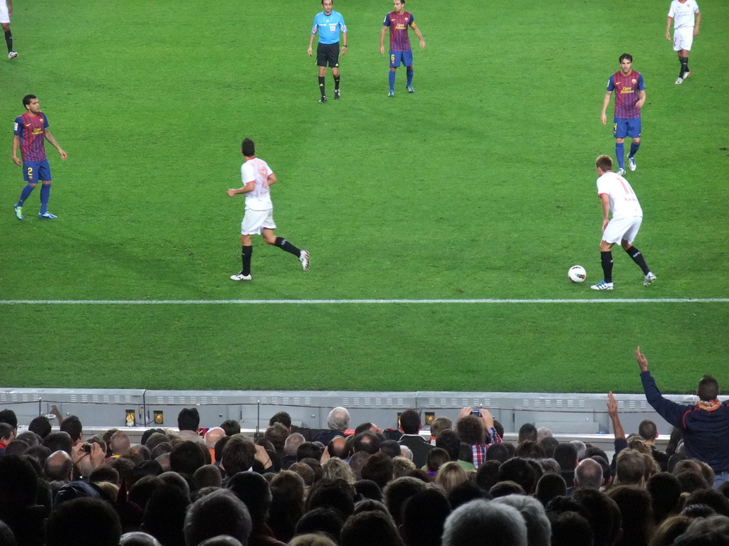 Ivan Rakitic taking a free kick at the football match FC Barcelona - Sevilla FC in the Camp Nou stadium