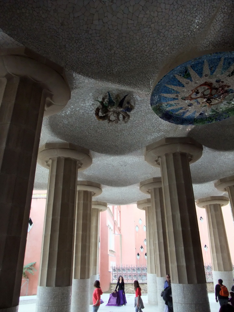 Pillars and ceiling of the Hipostila room at Park Güell