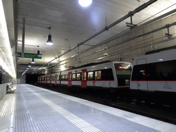 Train at the Europa Fira subway station