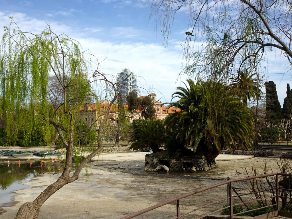 Pond at the center of the Parc de la Ciutadella park