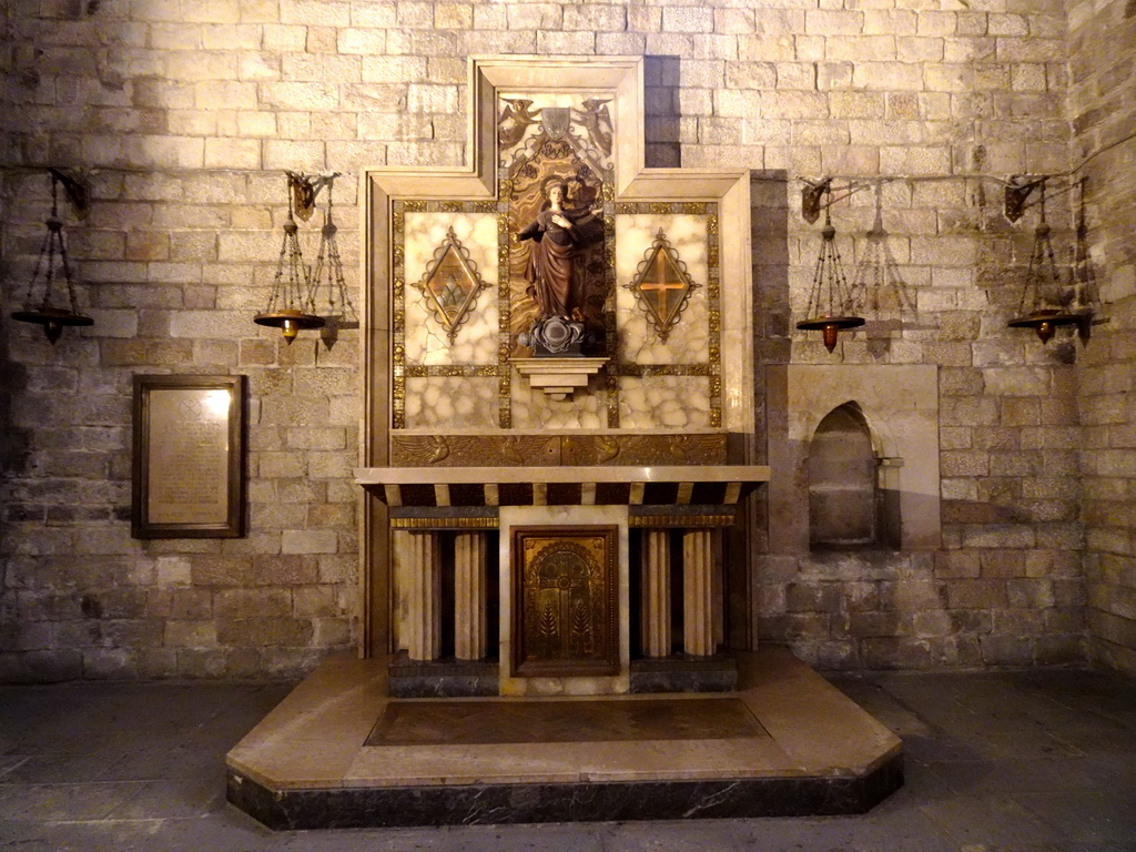 Side chapel at the west side of the Basilica de Santa Maria del Mar church