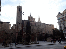 The Plaça de Ramon Berenguer el Gran square with the Roman Wall, the Chapel of Santa Àgata and the towers of the Barcelona Cathedral
