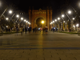The Passeig de Lluís Companys promenade and the Arc de Triomf, by night