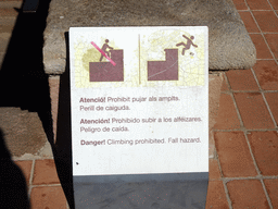 barcelona_3_305 - 311 kb - 1024x768 - Sign at the Terrace of the Montjuïc Castle at the southeast side of the Montjuïc hill Sign at the Terrace of the Montjuïc Castle at the southeast side of the Montjuïc hill