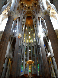 Nave, apse, organ, baldachin and altar of the Sagrada Família church