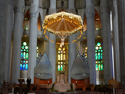 barcelona_3_571 - 328 kb - 1024x768 - Apse, organ, baldachin and altar of the Sagrada Família church Apse, organ, baldachin and altar of the Sagrada Família church