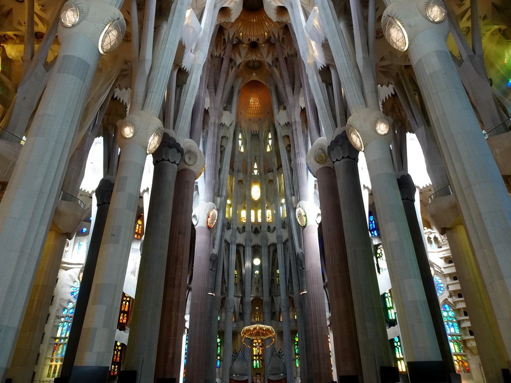 Nave, apse, organ and baldachin of the Sagrada Família church