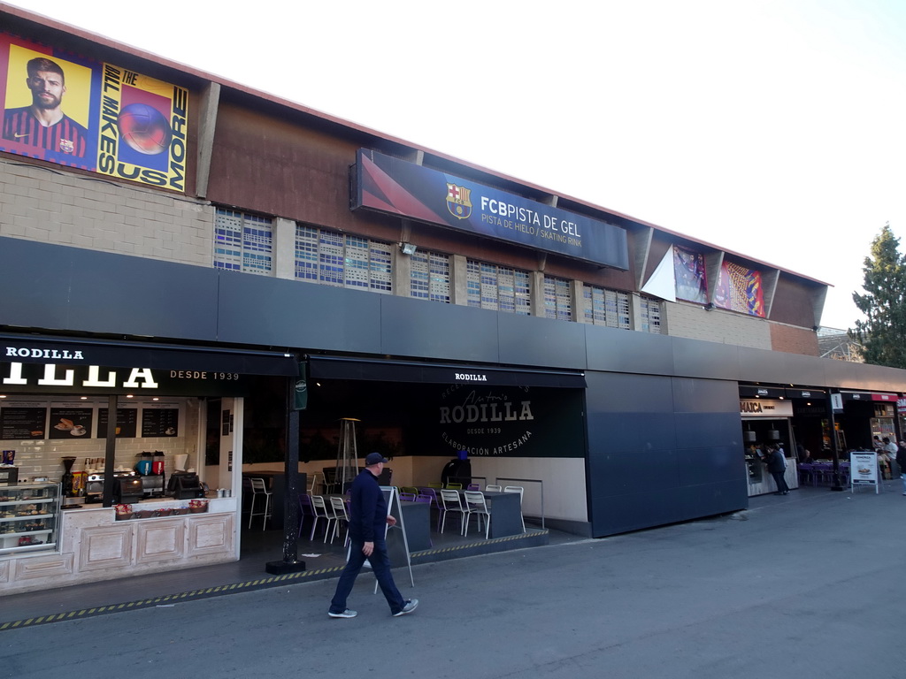 Front of the Pista de Gel skating rink