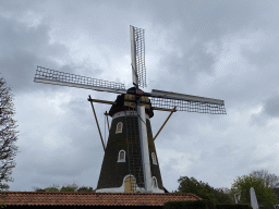 Front of the Korenmolen De Hoop windmill, viewed from the Oude Bredaseweg road