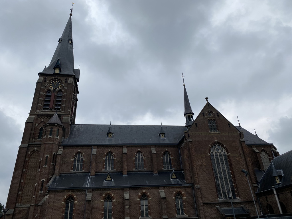 Southwest side of the Heilige Maria Hemelvaartkerk church, viewed from the Brigidastraat street