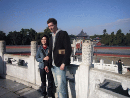 Tim and a tourist at the Circular Mound at the Temple of Heaven, with a view on the Imperial Vault of Heaven and the Hall of Prayer for Good Harvests