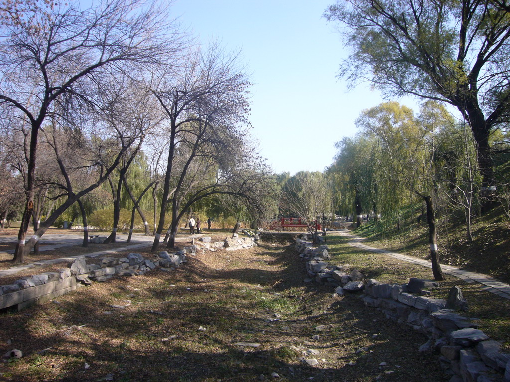 Path and bridge at the east side of the Old Summer Palace
