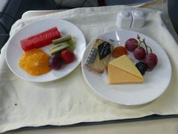 Fruit and cheese in the airplane from Amsterdam