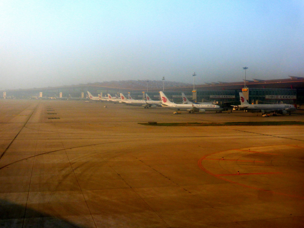 Airplanes at Beijing Capital International Airport, viewed from the airplane from Amsterdam